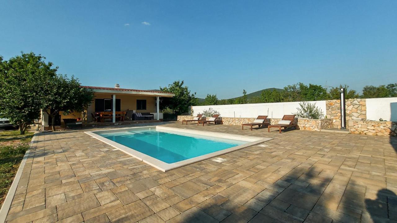 Villa Legacy Krusvar المظهر الخارجي الصورة